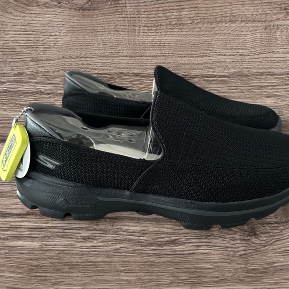 Men’s Skechers Go Walk Evolution Ultra Black Slip on Sneakers, Size 9.5. NIB! - Picture 2 of 10